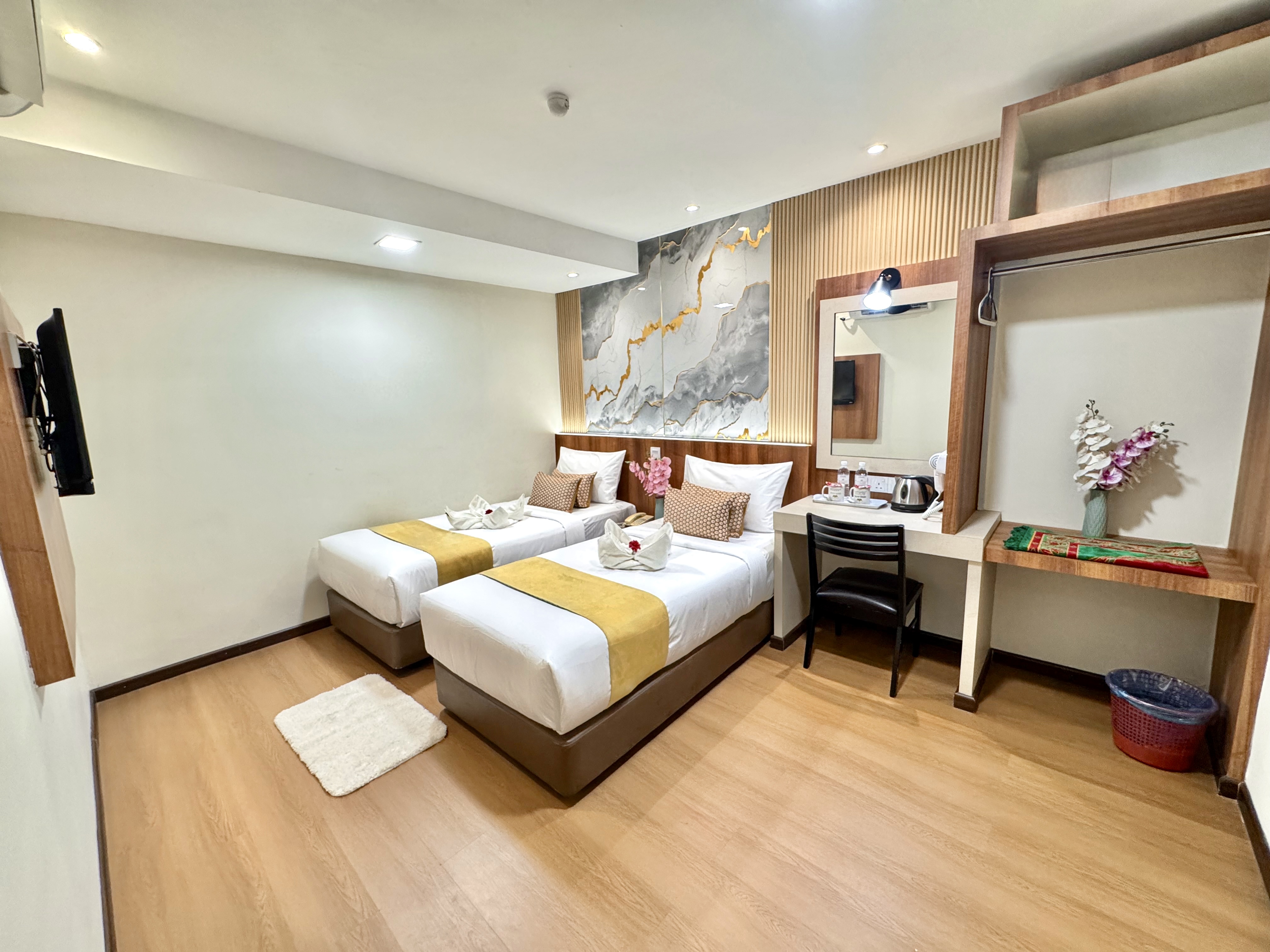 Standard Twin Room at Swiss Hotel Kuala Lumpur